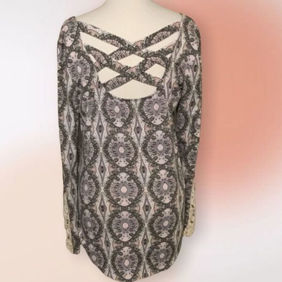 Maurices Lace Trimmed Cris Cross Back Tunic Size Med - Picture 3 of 10